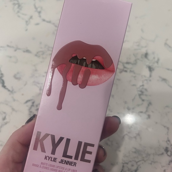3 Kylie Lip kits brand new (liquid lipstick& liner) - Picture 5 of 8